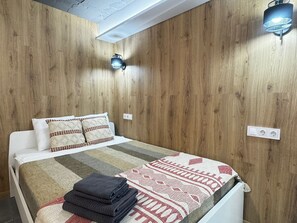 2 dormitoris, escriptori, planxa i posts de planxar i wifi gratuïta