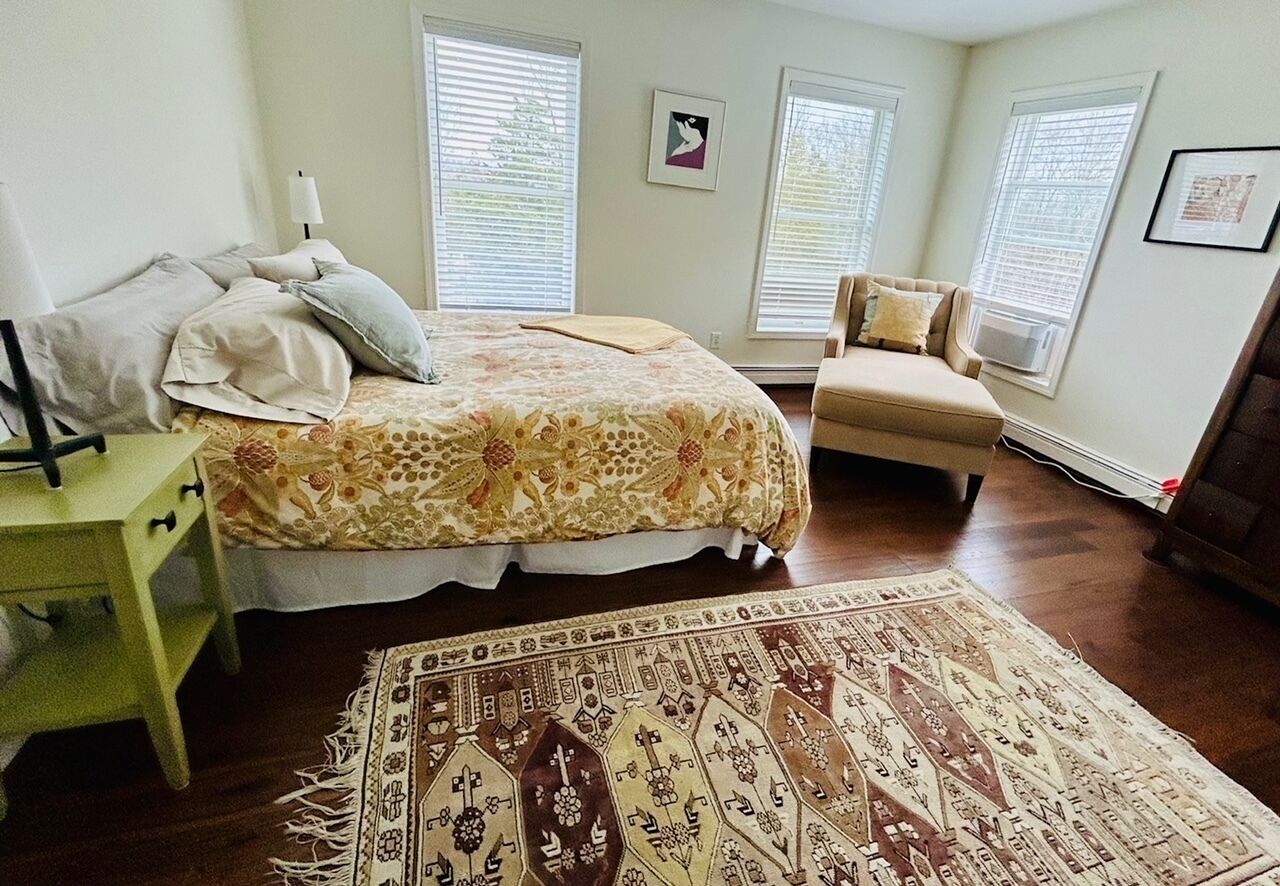 Hudson Valley Home at the foot of the Mohonk!
