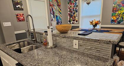 Charming Urban Retreat: 4 Bedroom, 2 Bath Townhouse in Baltimore City, Maryland