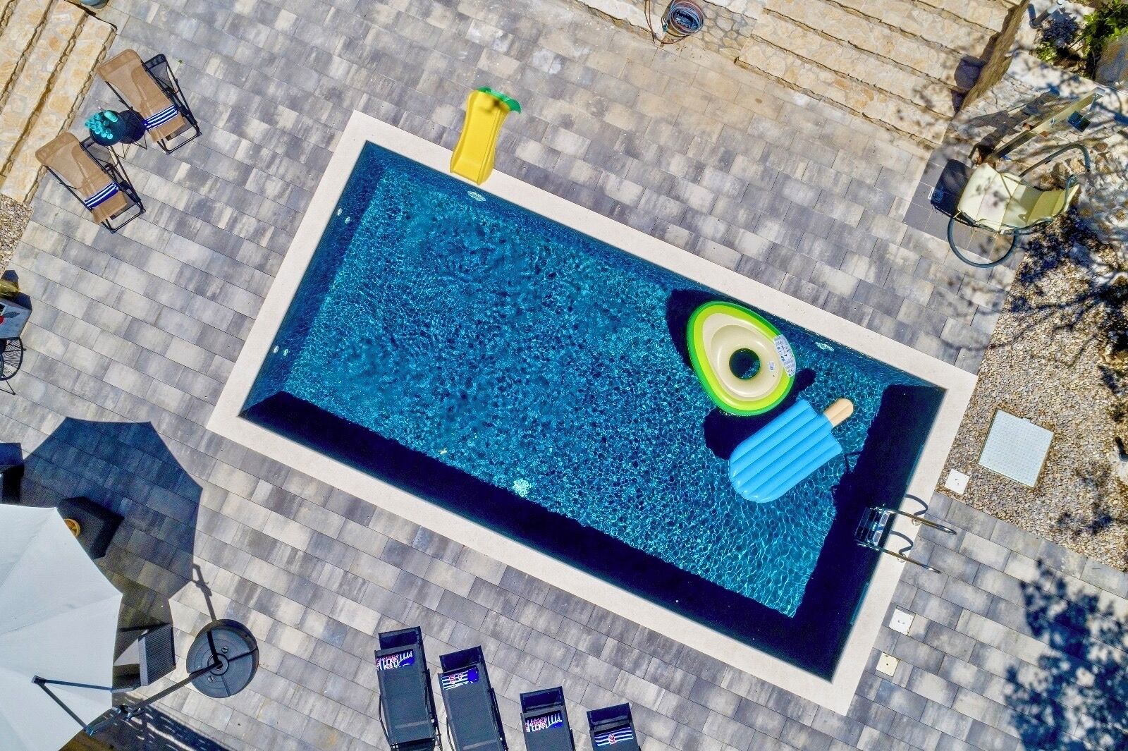 حمّام س باحة خارجي