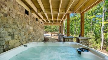 Bain à remous extérieur