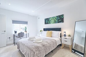 2 bedrooms, desk, iron/ironing board, free WiFi