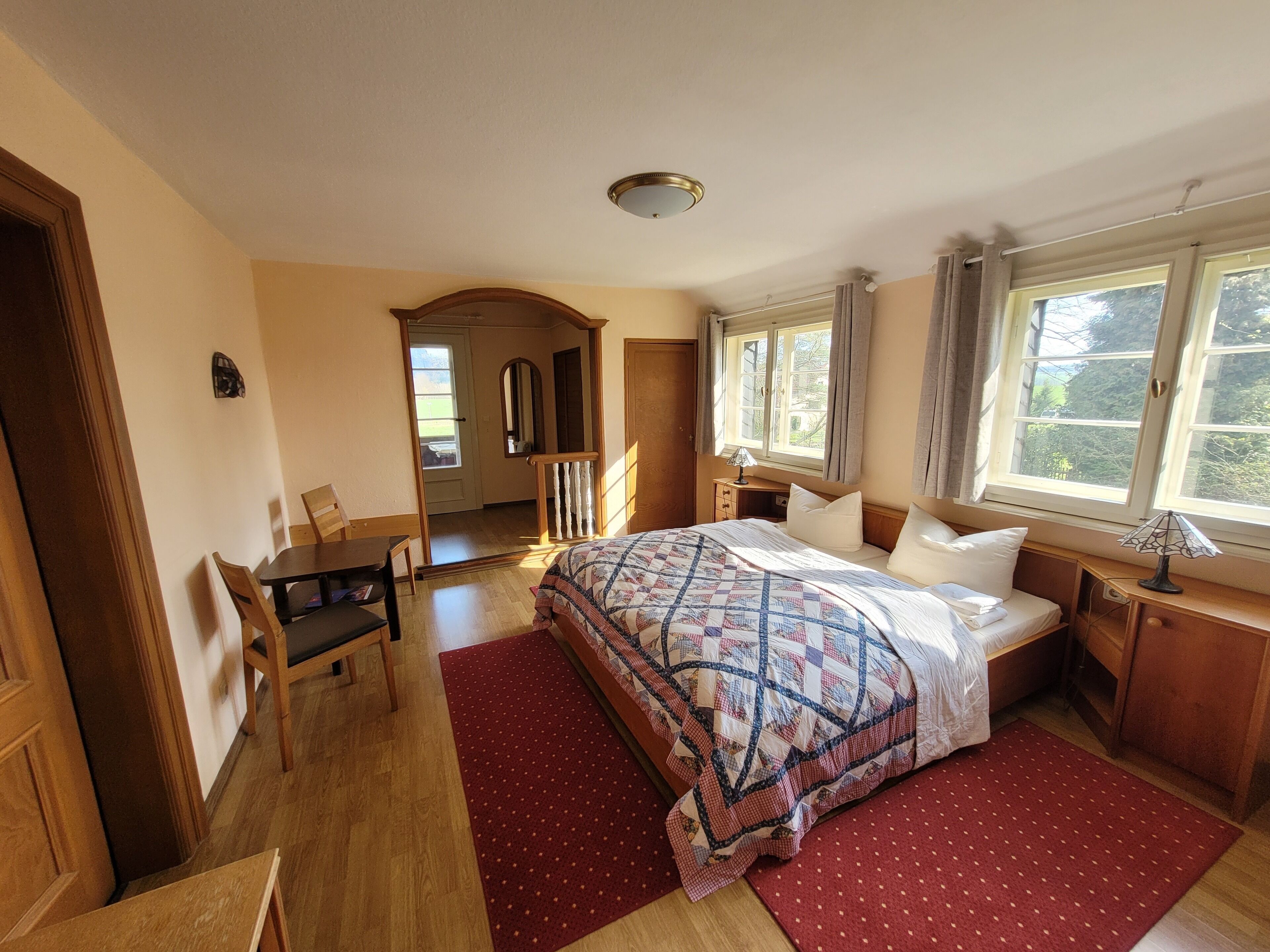 6 bedrooms, travel crib, WiFi, bed sheets