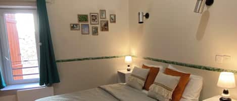 1 chambre, bureau, fer et planche Ă repasser, Wi-Fi