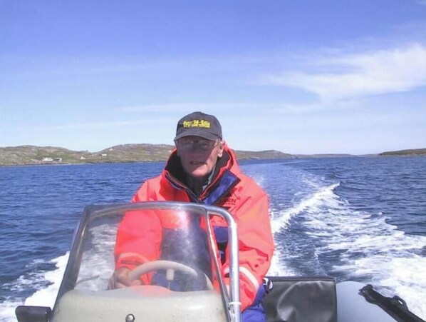 3 bedrooms - Converted stables with fantastic beach views. (Isle of Lewis)