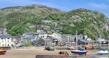 Stunning Luxury Sea View 4 Bedroom Apartment - Glan Y Werydd House