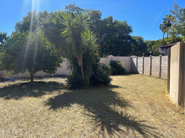 Exterior - Tsumeb Park Self Catering Suites  (Tsumeb)