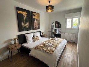 2 makuuhuonetta, vauvan matkasänky, Wi-Fi, vuodevaatteet