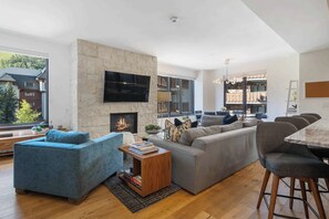 TV, fireplace - The Lion Vail - E203 (Vail)