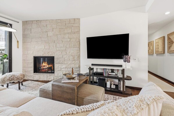TV, fireplace