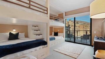 4 bedrooms, desk, WiFi, bed sheets