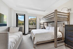 2 bedrooms, WiFi, bed sheets - The Lion Residences W304 (Vail)