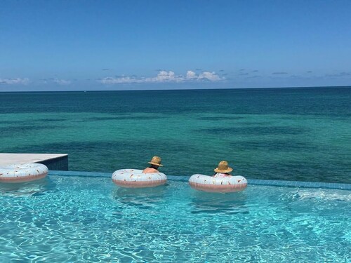 Sweet Bahama Blue - Spanish Wells, Bahamas