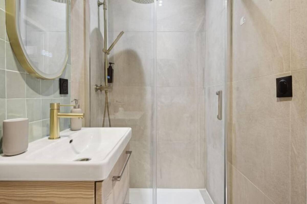 Baño | Toallas, jabón, shampoo, papel de baño