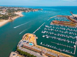 Marina/club náutico