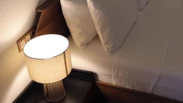In-room safe, soundproofing, iron/ironing board, free WiFi