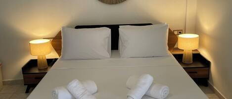 Studio supĂ©rieur, balcon | Coffre-fort, systĂšme dâinsonorisation, fer et planche Ă repasser