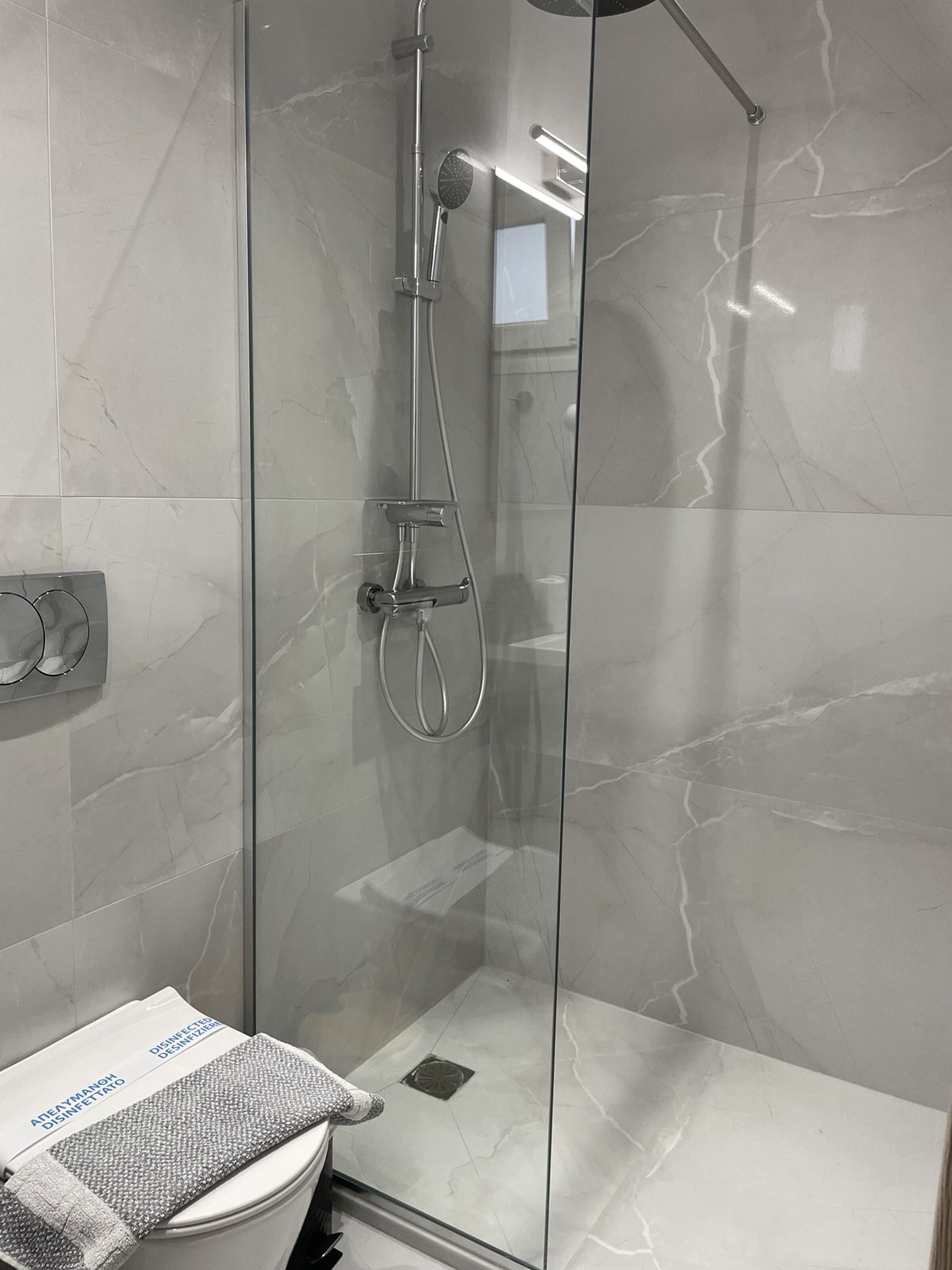 Suite, 2 Bedrooms, Ground Floor | Bathroom | Shower, hair dryer, towels, soap