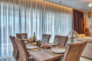 Dining - Villa with swimming pool and panoramic views (Labin)