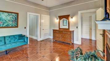 Room, 2 Bedrooms | Interior