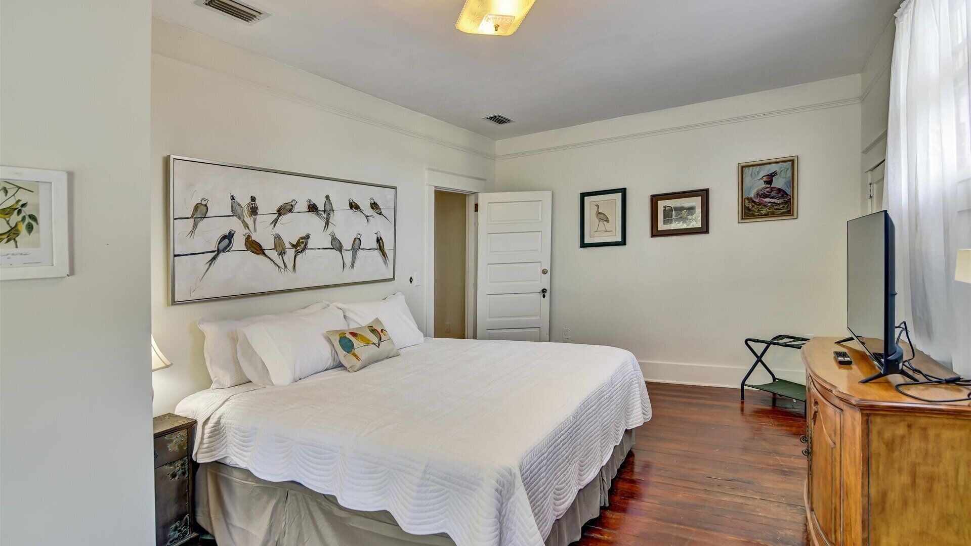 Room, 1 King Bed | Interior