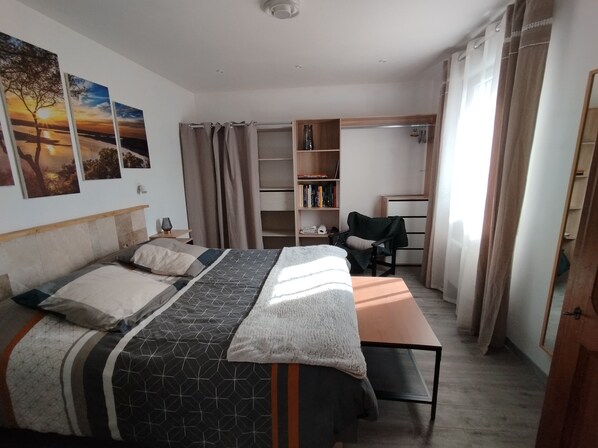 1 bedroom, free WiFi, bed sheets - A Proximité des Plages du Débarquement (Creully sur Seulles)