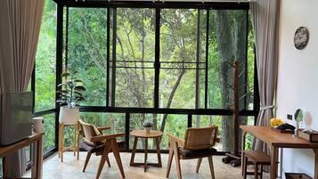 Laptop workspace, free WiFi