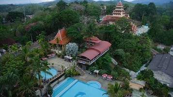 Kolam renang outdoor