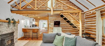 Modern Log Cabin at the beach with Hot Tub, Game Room and Fire Pit