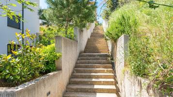 Apartment (Apartment Marcus Mai - Two Bedroom Ap) | Staircase