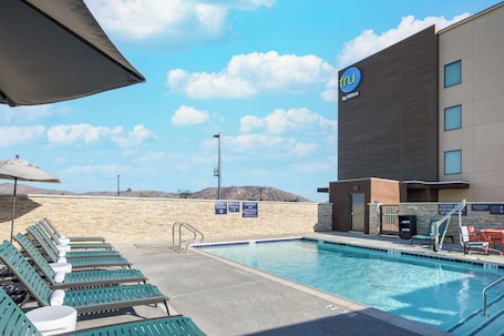 Outdoor pool. Tru by Hilton Norco Eastvale