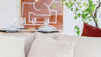 Apartament estàndard, balcó, vistes a la ciutat | Sala d'estar