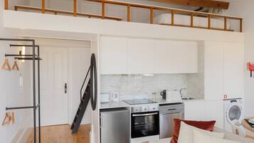 Apartament estàndard, balcó, vistes a la ciutat | Sala d'estar