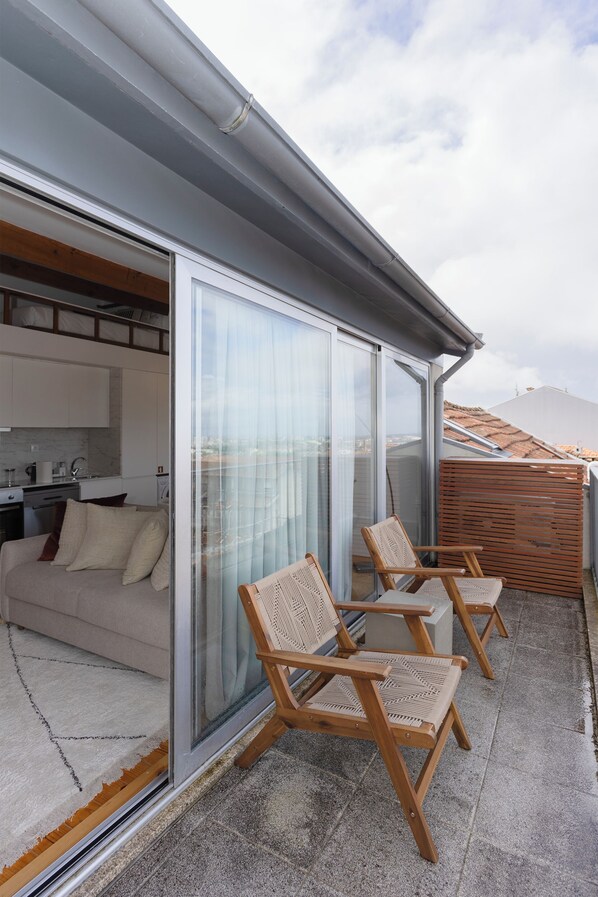 Exterior - Liiiving - Mezzanine Delight Balcony (Porto)