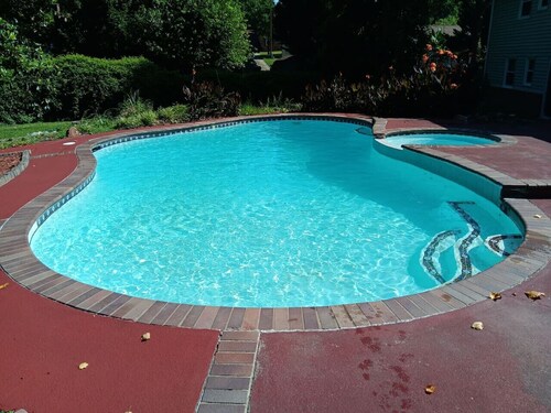 Theater, heated pool/hot tub near HPU/Market