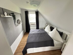2 Schlafzimmer, Bügeleisen/Bügelbrett, Reisekinderbett, kostenloses WLAN