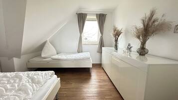 2 makuuhuonetta, silitysrauta/-lauta, vauvan matkasänky, ilmainen Wi-Fi