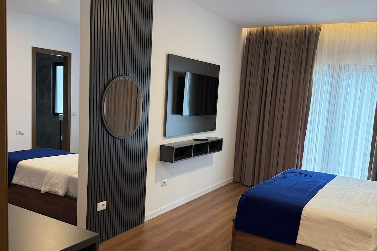 Firemannsrom – deluxe, fjellutsikt | Wi-fi (inkludert) og sengetøy