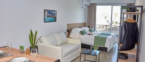 1 Schlafzimmer, Schreibtisch, WLAN, Bettwäsche