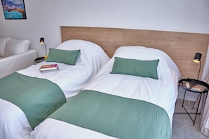 1 quarto, escrivaninha, Wi-Fi, roupa de cama
