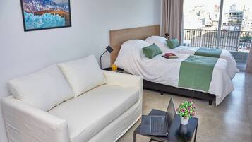 1 slaapkamer, een bureau, wifi, beddengoed