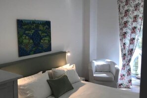 1 bedroom, WiFi, bed sheets - Pisi Home,2 min Dalla Spiaggia e Dall' Osp.gaslini (Genova)