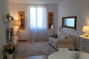 Living area - Pisi Home,2 min Dalla Spiaggia e Dall' Osp.gaslini (Genova)