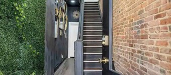 Urban Wonderland w/Hidden room! 3 Beds..Wine..Arcade