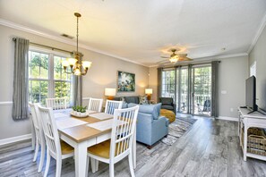 Apartment - Stylish Comfy Resort Gem Balcony Pool Parking (North Myrtle Beach)