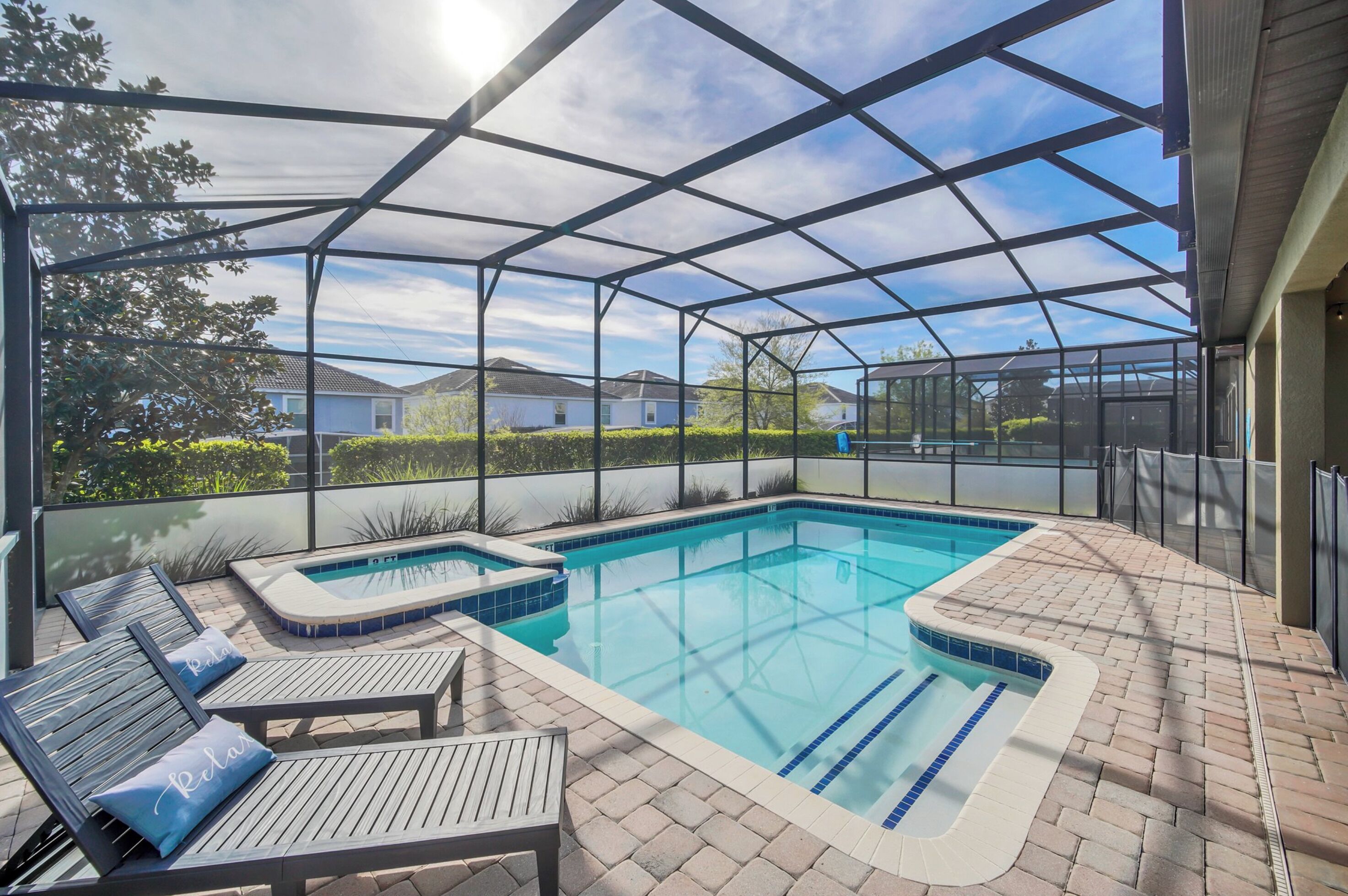 Orlando Oasis: 6BR Luxury with Pool & Games Room!