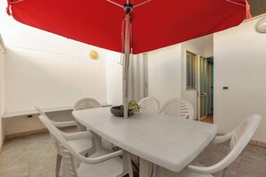 Tempat makan outdoor