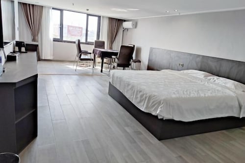 Tianhong Hotel