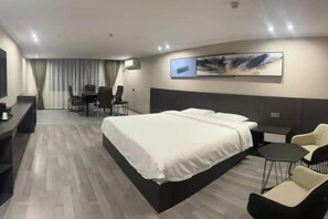 Room - Tianhong Hotel (Xishui)