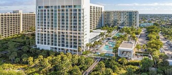 Poolside - 3 bedroom - Marriott Crystal Shores Marco Island - Full Resort Access